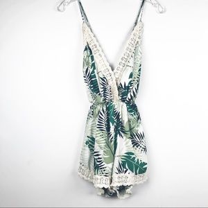 ILLA ILLA women's romper leaf print crochet small